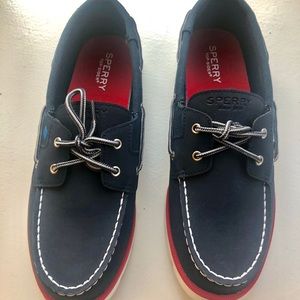 NEVER WORN SPERRY